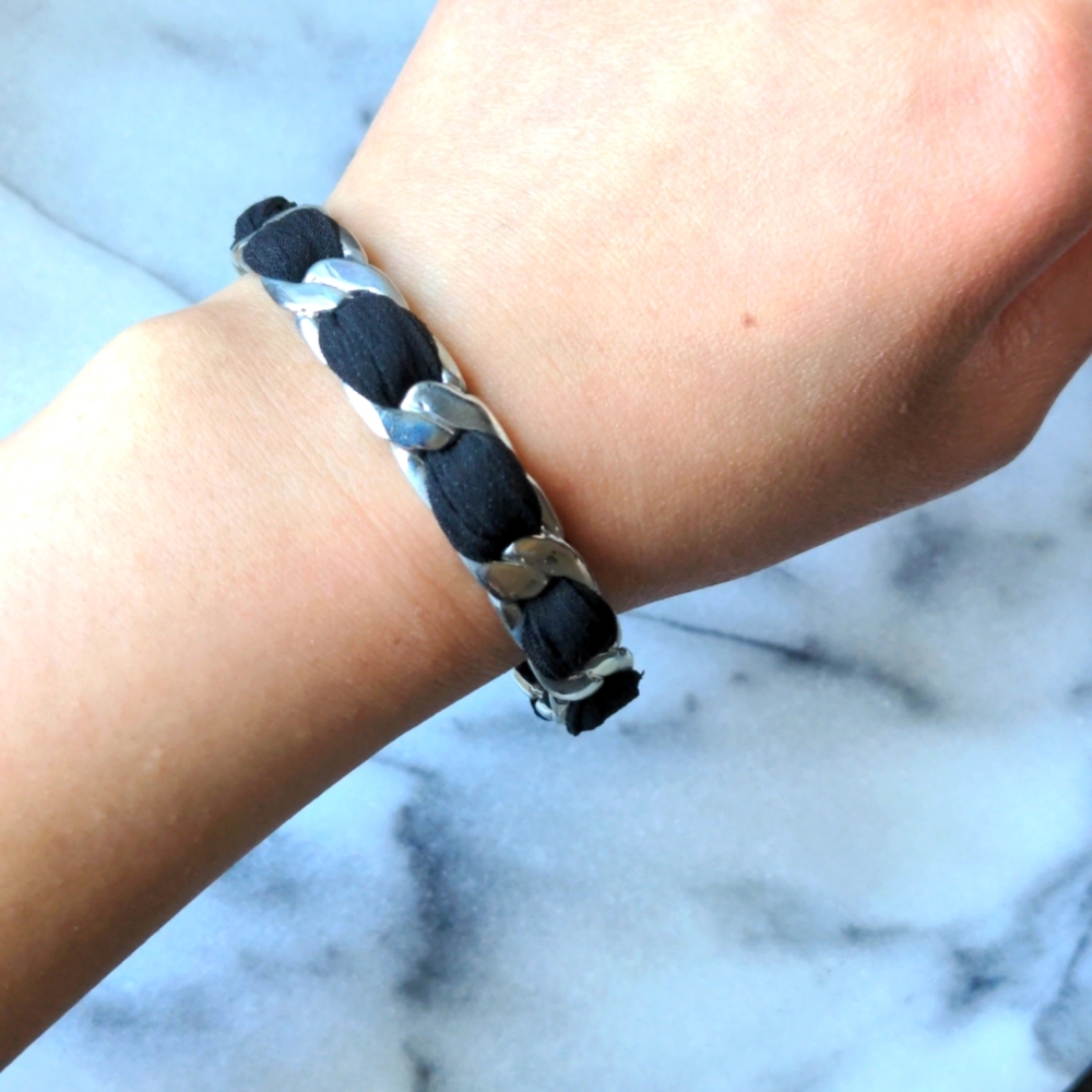 Bangle, chain design bangle